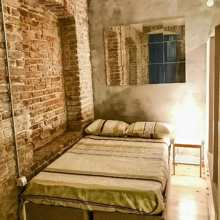 Stylish In Center Apartment
